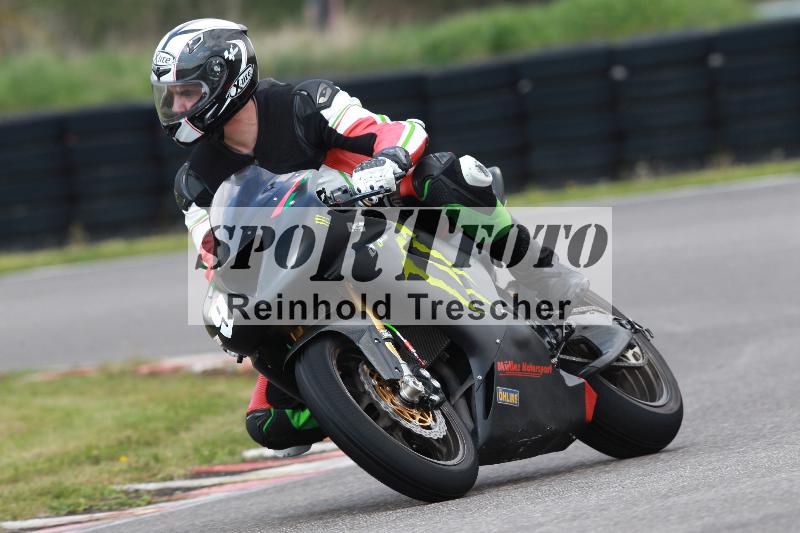 Archiv-2022/13 25.04.2022 Plüss Moto Sport ADR/Freies Fahren/9